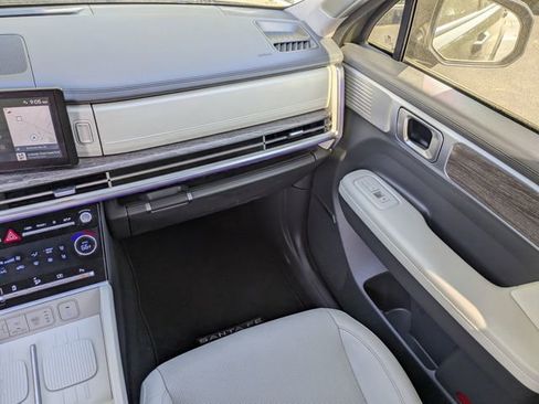 Used 2024 Hyundai Santa Fe Limited FWD image 18