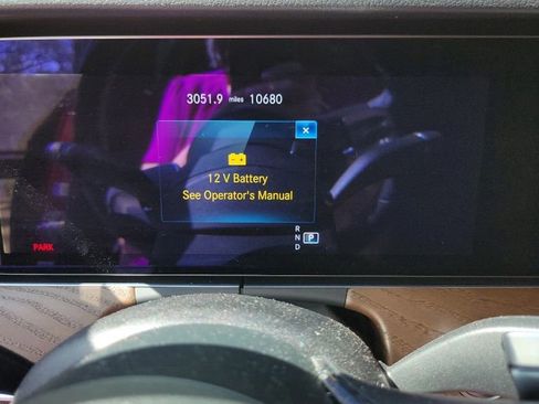 Used 2021 Mercedes-Benz E 350 4MATIC Sedan image 5