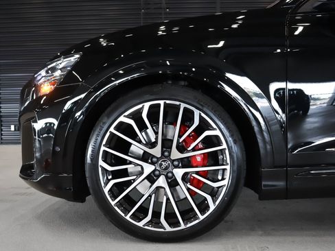 New 2026 Audi SQ8 Prestige image 4