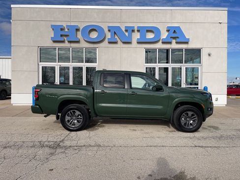 Used 2025 Nissan Frontier SV w/ SV Convenience Package image 4