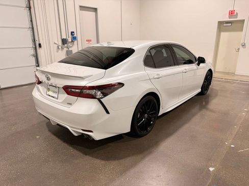 Used 2021 Toyota Camry XSE image 5