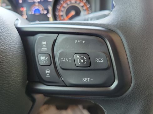 Used 2025 Jeep Gladiator Mojave AWD/4WD image 17