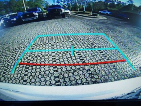 Used 2022 Toyota Highlander XLE image 20