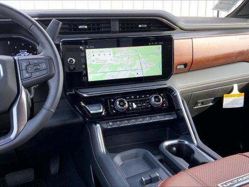 New 2025 GMC Sierra 2500 Denali Ultimate image 5