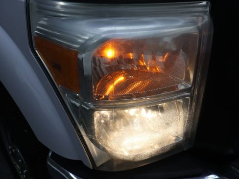 Used 2015 Ford F250 XL w/ Power Equipment Group image 22