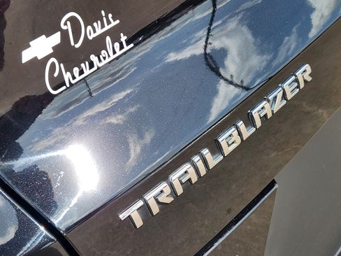 Used 2025 Chevrolet TrailBlazer LT FWD image 13