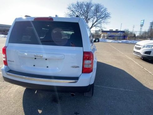 Used 2016 Jeep Patriot High Altitude image 9
