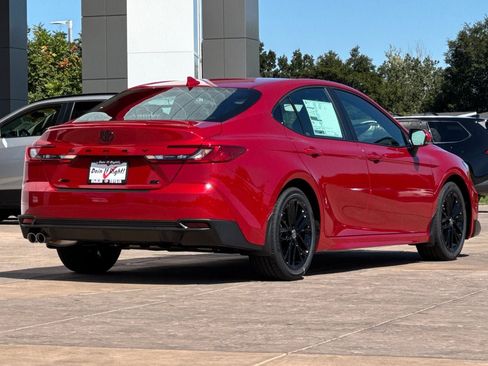 New 2026 Toyota Camry SE w/ Convenience Package FWD image 4