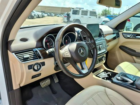 Used 2019 Mercedes-Benz GLE 400 4MATIC image 9