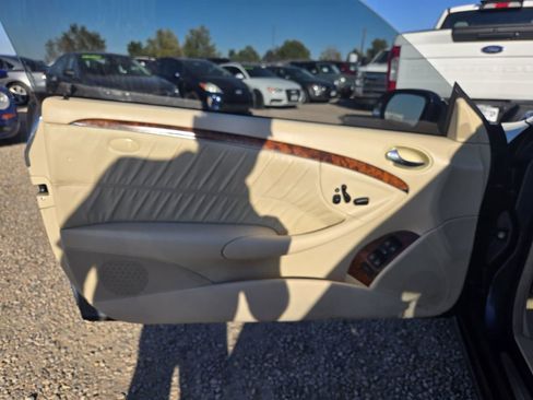 Used 2007 Mercedes-Benz CLK 350 Coupe image 22