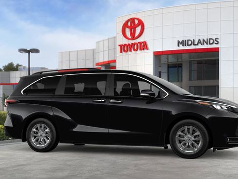 New 2026 Toyota Sienna XLE FWD image 37
