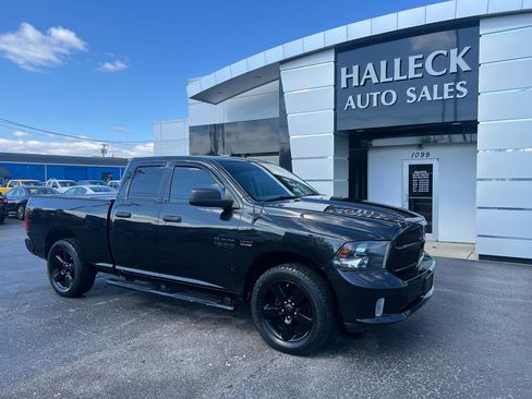 Used 2017 RAM 1500 Express w/ Black Ram 1500 Express Group AWD/4WD image 6