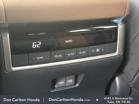 Used 2024 Lexus GX 550 w/ Cold Area Package AWD/4WD image 15