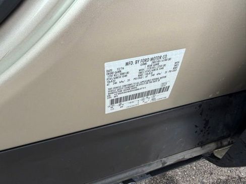 Used 2017 Ford Explorer XLT w/ Equipment Group 202A AWD/4WD image 39