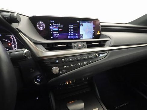 Used 2021 Lexus ES 300h w/ Premium Package image 18