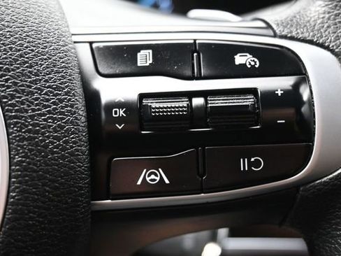 Used 2025 Kia Sportage LX FWD image 23