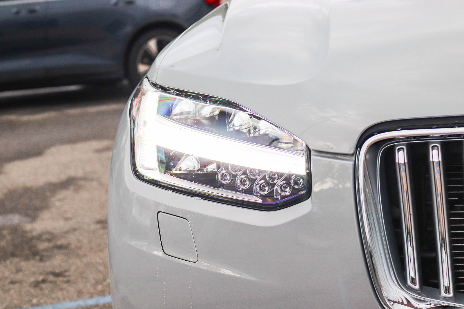 Used 2025 Volvo XC90 T8 Plus w/ Protection Package Premier AWD/4WD image 12