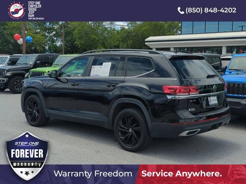 Used 2023 Volkswagen Atlas SE w/ Panoramic Sunroof Package FWD image 4