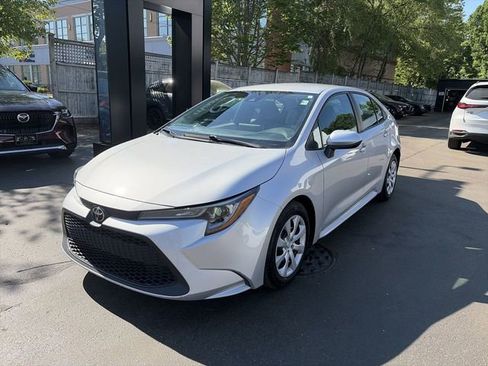 Used 2020 Toyota Corolla LE FWD image 1