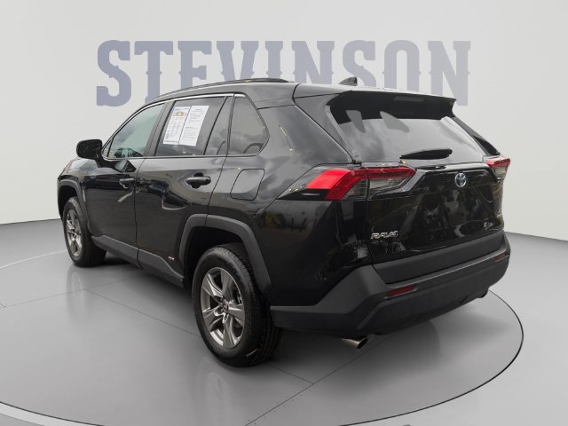 Used 2024 Toyota RAV4 LE AWD/4WD image 3