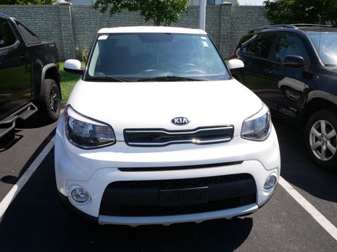 Used 2019 Kia Soul + FWD image 3