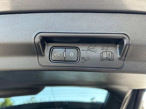 Used 2022 Ford Explorer ST image 16