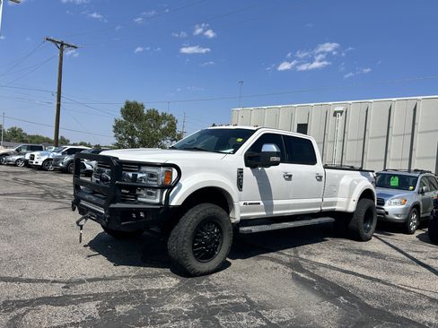 Used 2019 Ford F450 Lariat w/ Lariat Ultimate Package AWD/4WD image 16