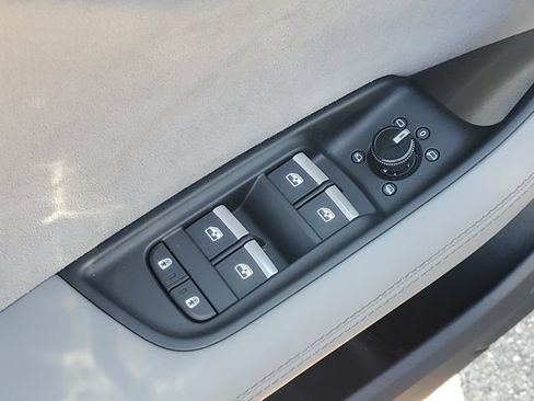 Used 2023 Audi SQ8 Prestige w/ Prestige Package AWD/4WD image 6