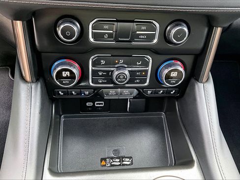 Used 2024 Chevrolet Tahoe High Country image 24