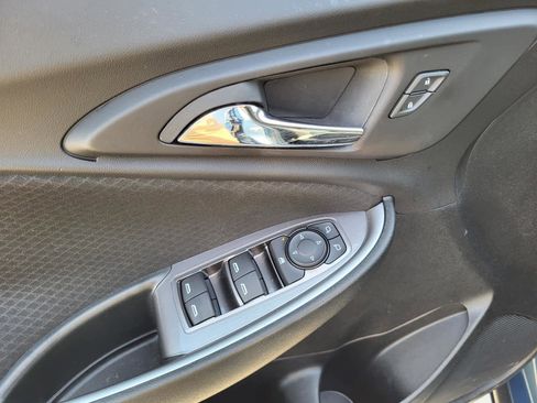 Used 2025 Chevrolet Malibu RS FWD image 14