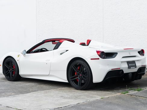Used 2018 Ferrari 488 Spider RWD image 6