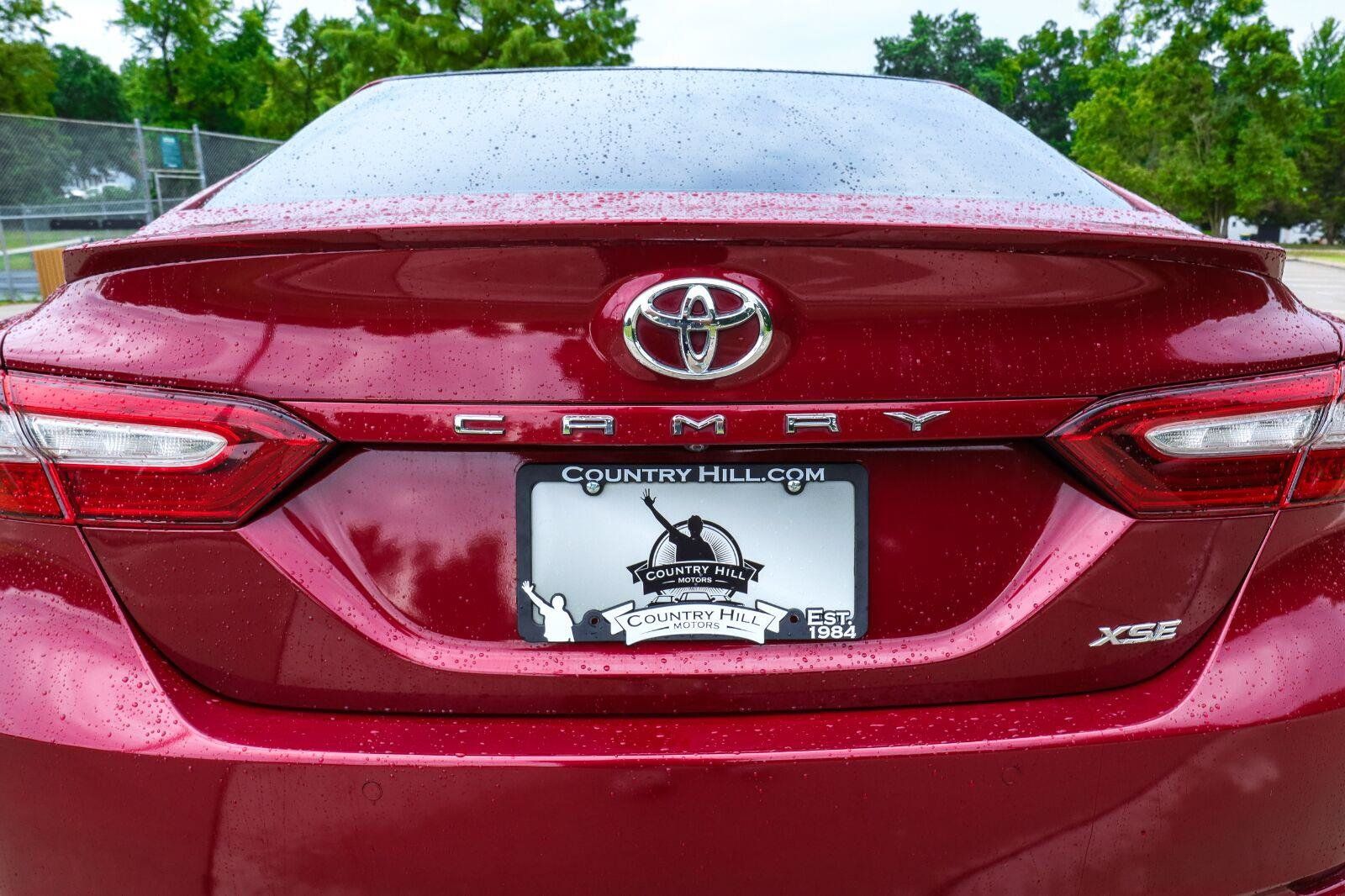 Used 2018 Toyota Camry XSE FWD image 38