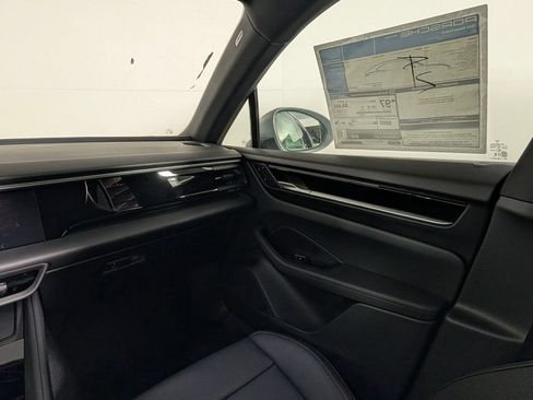 New 2026 Porsche Macan Electric RWD image 24