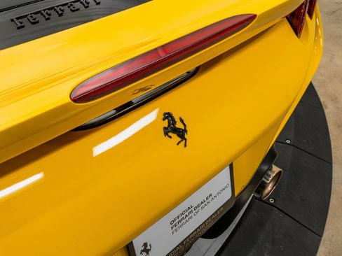 Used 2021 Ferrari F8 Tributo image 51