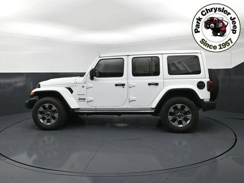 Used 2023 Jeep Wrangler Unlimited Sahara w/ LED Lighting Group AWD/4WD image 3