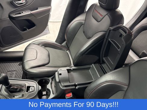 Used 2022 Jeep Cherokee Trailhawk w/ Comfort/Convenience Group AWD/4WD image 22