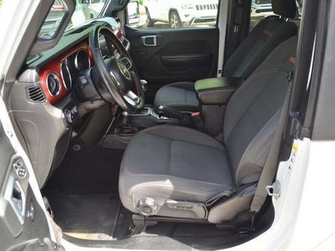 Used 2019 Jeep Wrangler Rubicon AWD/4WD image 17