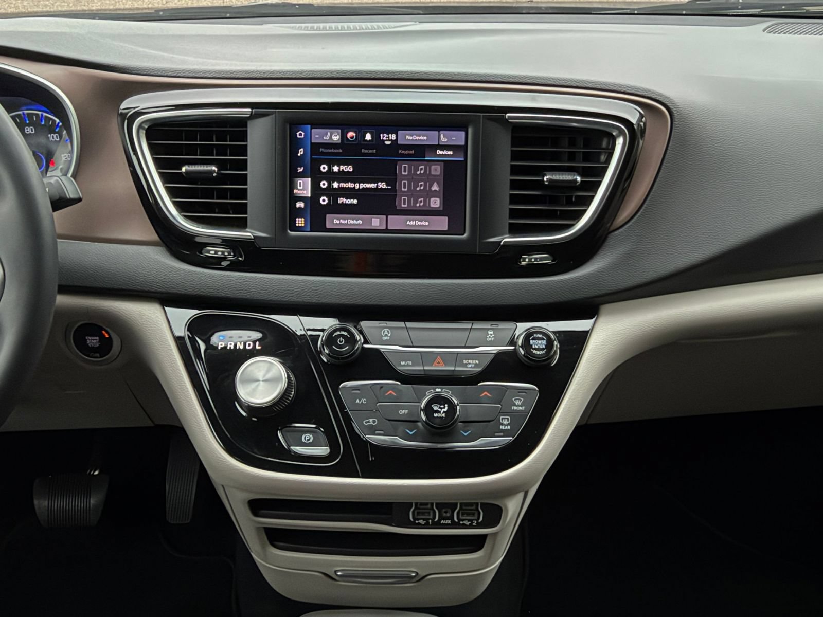 Used 2024 Chrysler Voyager LX FWD image 19