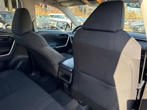 Used 2020 Toyota RAV4 LE w/ All Weather Liner Package image 21