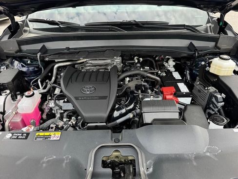 Used 2024 Toyota Grand Highlander AWD image 12