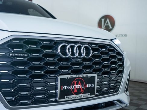 Used 2023 Audi Q5 2.0T Premium w/ Convenience Package image 9