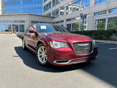 Used 2016 Chrysler 300 Limited RWD image 1