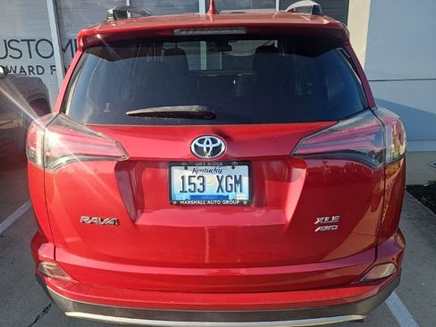 Used 2017 Toyota RAV4 XLE AWD/4WD image 5