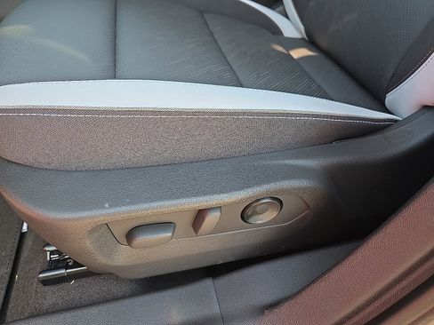 New 2025 Buick Envision Sport Touring image 14