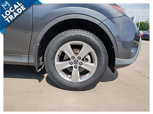 Used 2015 Toyota RAV4 XLE AWD/4WD image 14