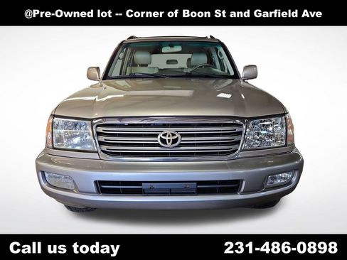 Used 2004 Toyota Land Cruiser AWD/4WD image 8