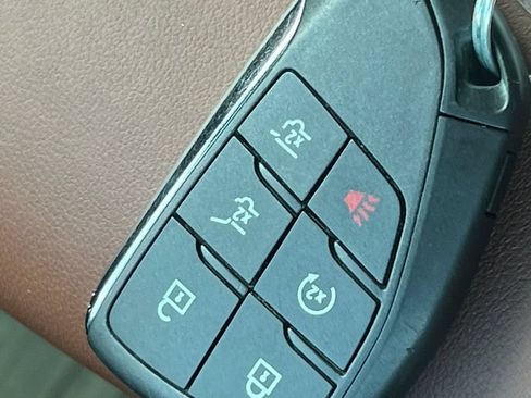 Used 2023 GMC Yukon XL Denali Ultimate w/ LPO, Floor Liner Package AWD/4WD image 32