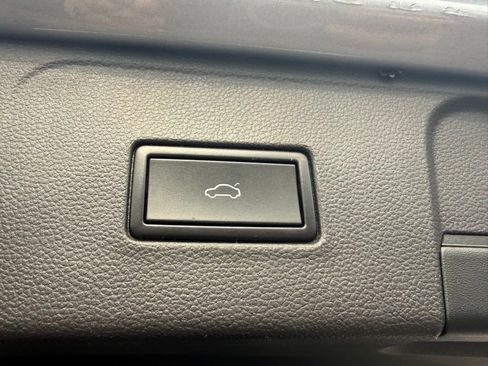 Used 2021 Volkswagen Atlas SE image 26