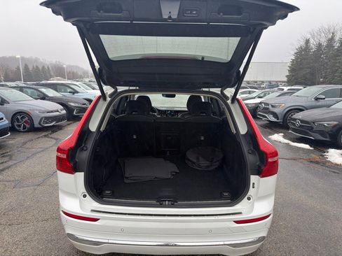 Used 2022 Volvo XC60 T8 Inscription w/ Advanced Package image 38