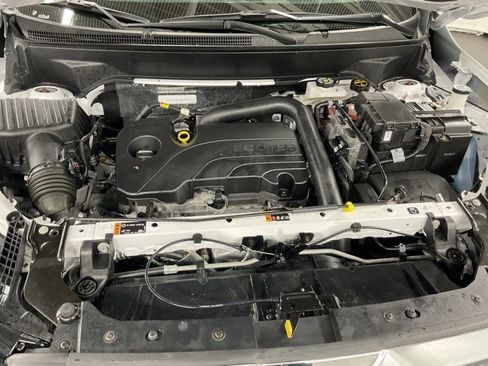 Used 2024 GMC Terrain SLT image 11